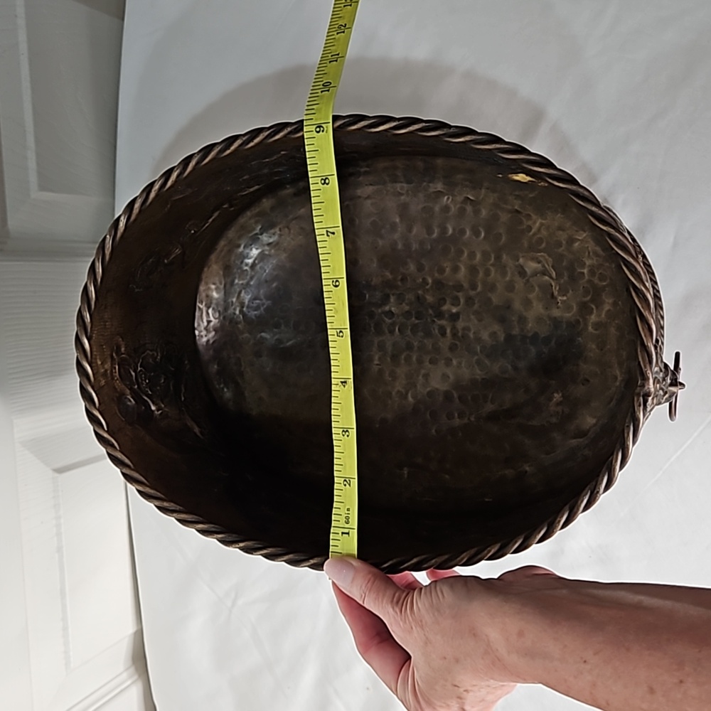 Castilian vintage monkeys large planter - Picture 9 of 11